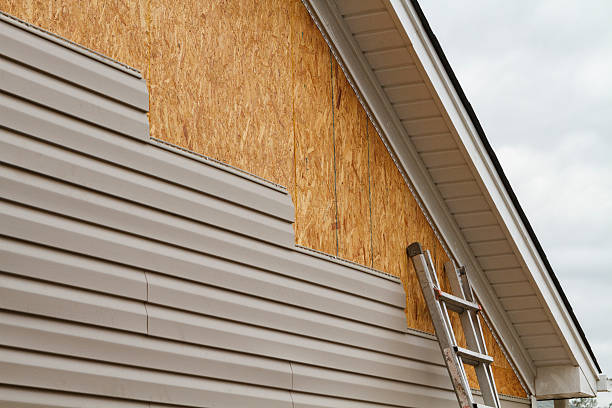 Professional Siding technician working in Berwyn, PA
